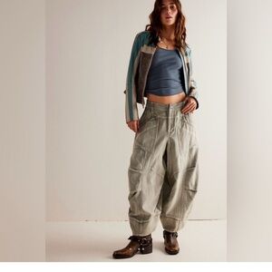 Free People Moto pants. Distressed. XL